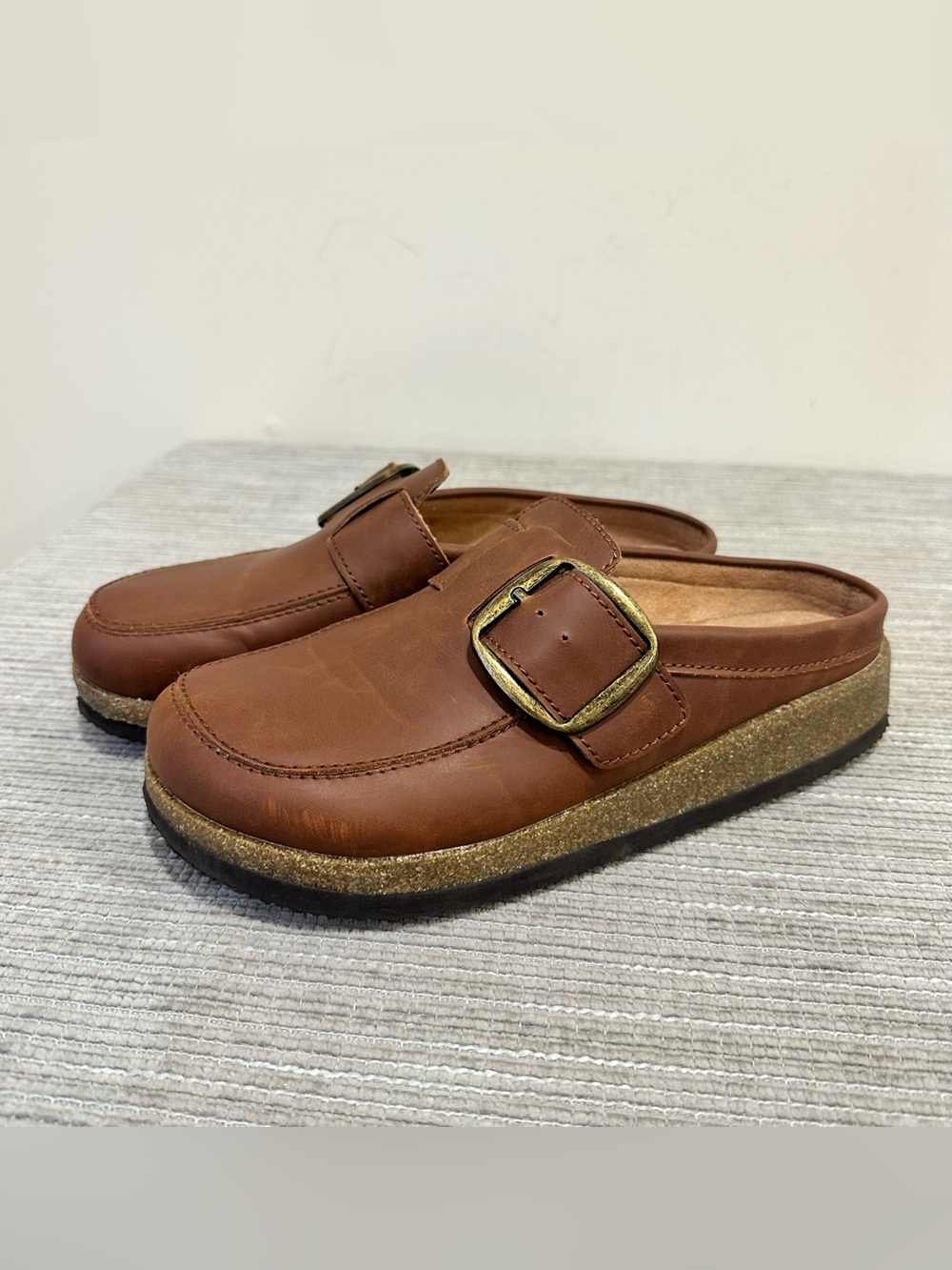 VAYFIO Women's Leather Clogs Mules Size 8 Buckle Cork Footbed Comfort Shoes